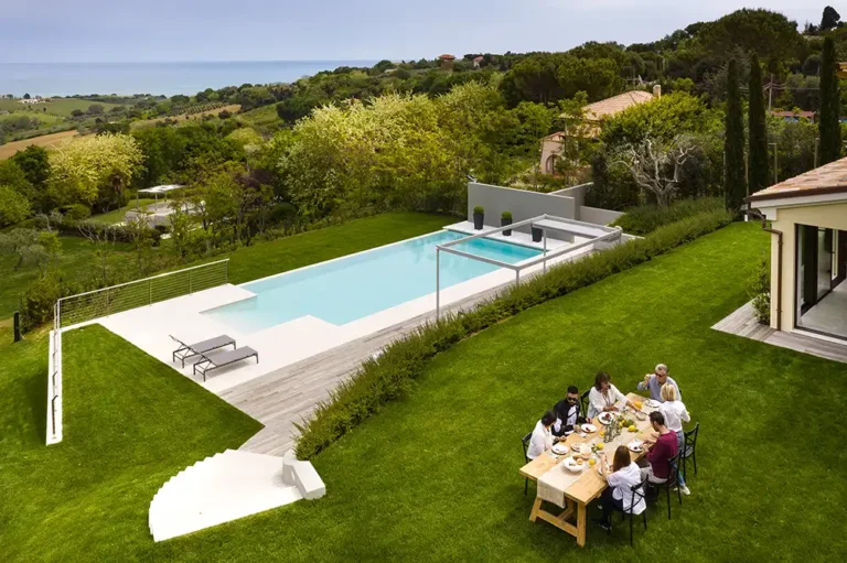 al fresco dining_villa olivo_photo credit_davide bischeri.
